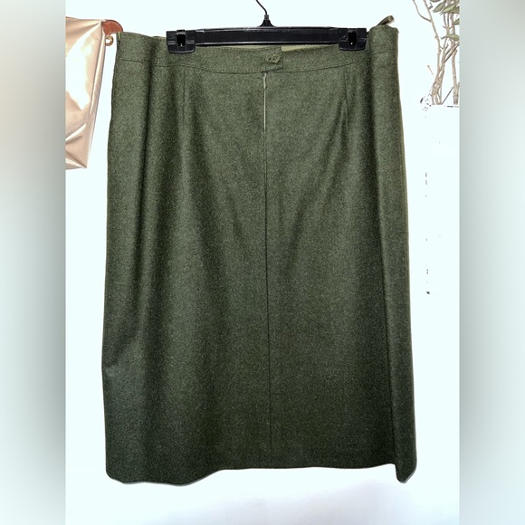 DONATED Vintage Green 100% Wool Skirt - Picture 3 of 11